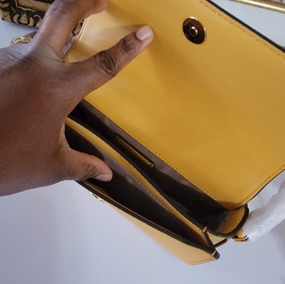 NWT Micheal kors Jet Set Flap crossbody